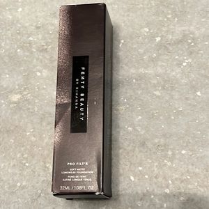 Fenty beauty by Rihanna. Pro filtr soft matte longwear foundation 1.08 FL oz.
